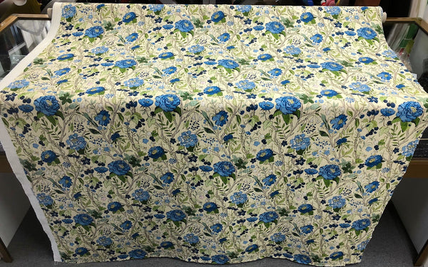Silk Blend Floral Cloquè Jacquard, in Blue Rose