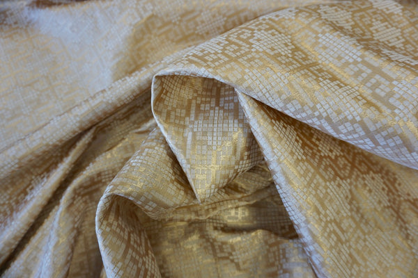 LAST PIECE: 1.0 mt Gold Geometric Jacquard Suiting