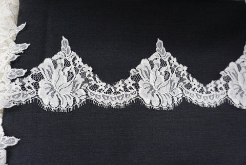 Scalloped Ivory French Lace Trim