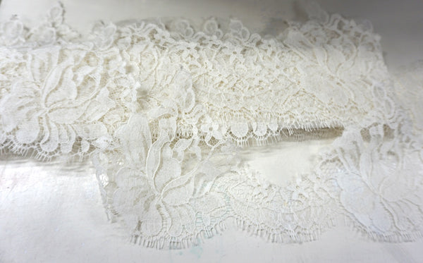 Scalloped Ivory French Lace Trim