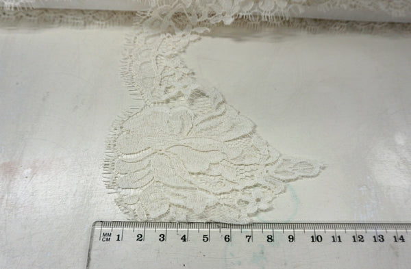 Scalloped Ivory French Lace Trim