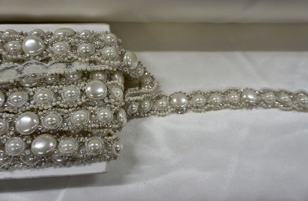 Flat Pearl & Swarovski Rhinestone Trim