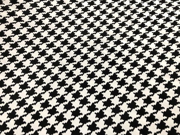 Houndstooth Print on Soft, Lightweight Poplin Shirting