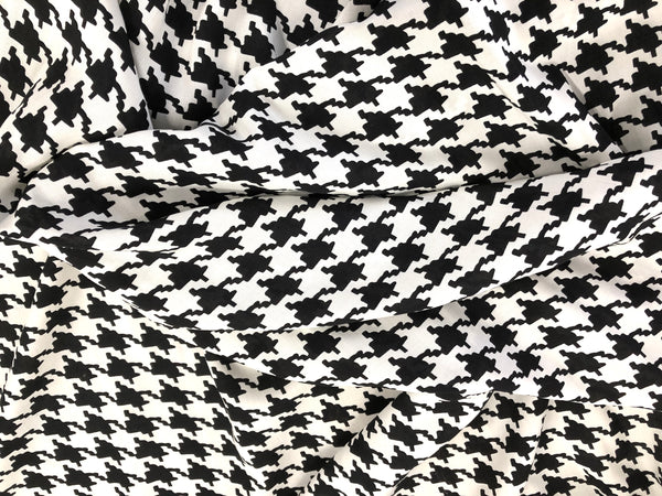 Houndstooth Print on Soft, Lightweight Poplin Shirting