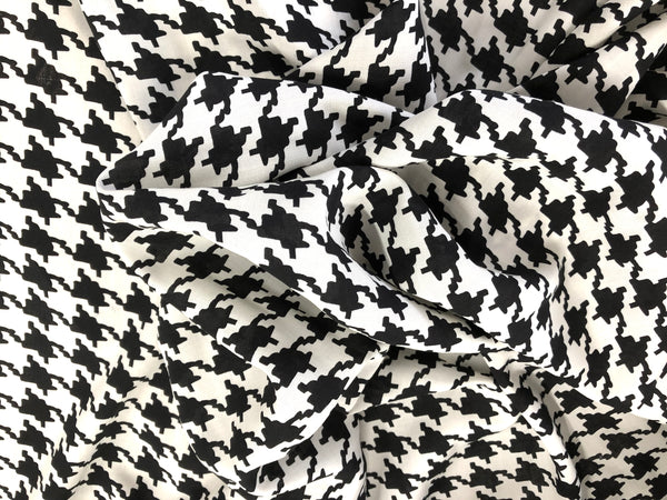 Houndstooth Print on Soft, Lightweight Poplin Shirting