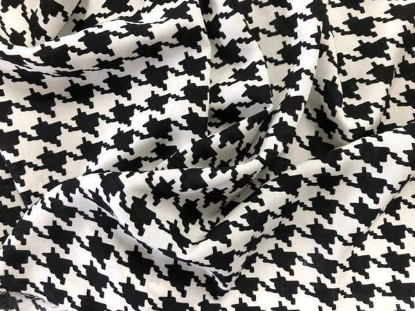 Houndstooth Print on Soft, Lightweight Poplin Shirting