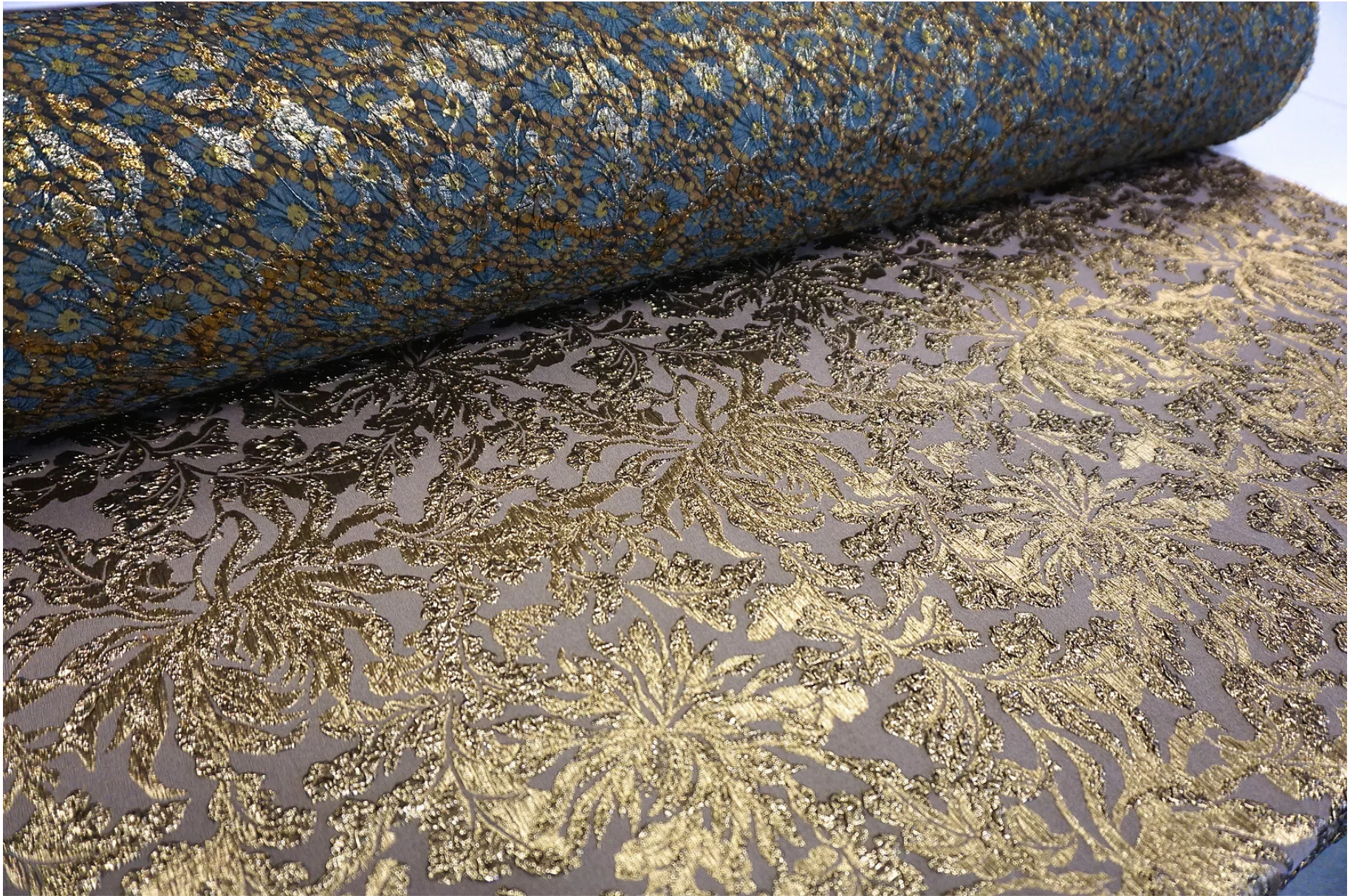 LAST PIECE: 1.65 MT  Reversible Stretch Brocade Double Cloquè Jacquard