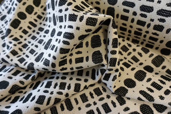 Black & White Geocell Jacquard