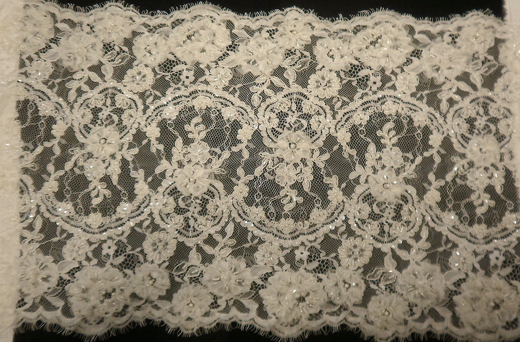 Beaded Corded Lace Trim, Double Scallop – Fabric Muse