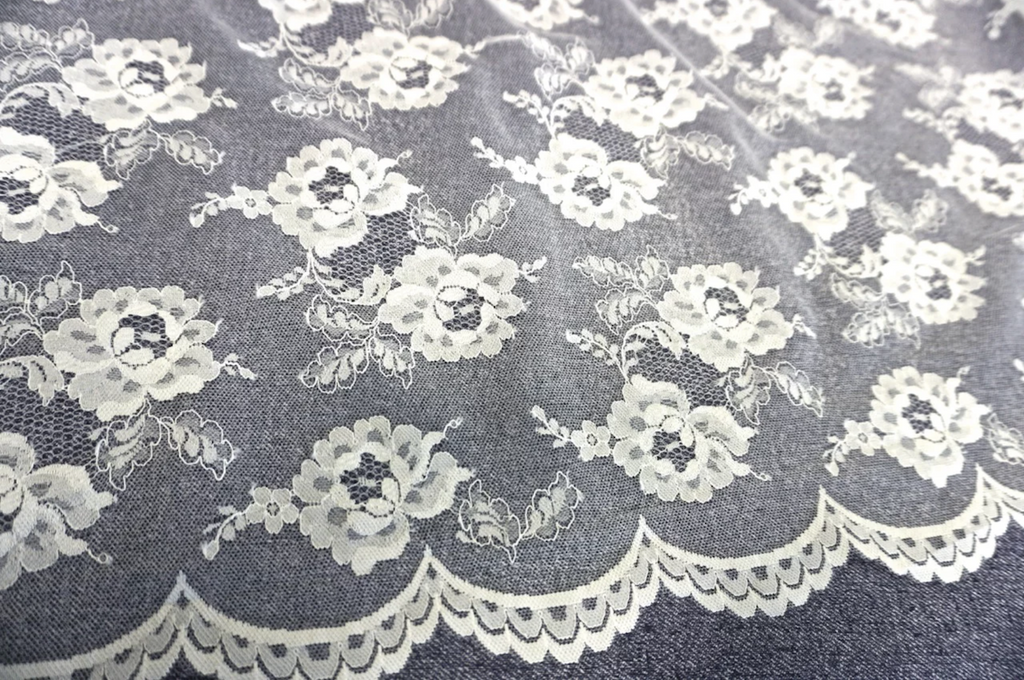 White Rose Scalloped Lace – Fabric Muse